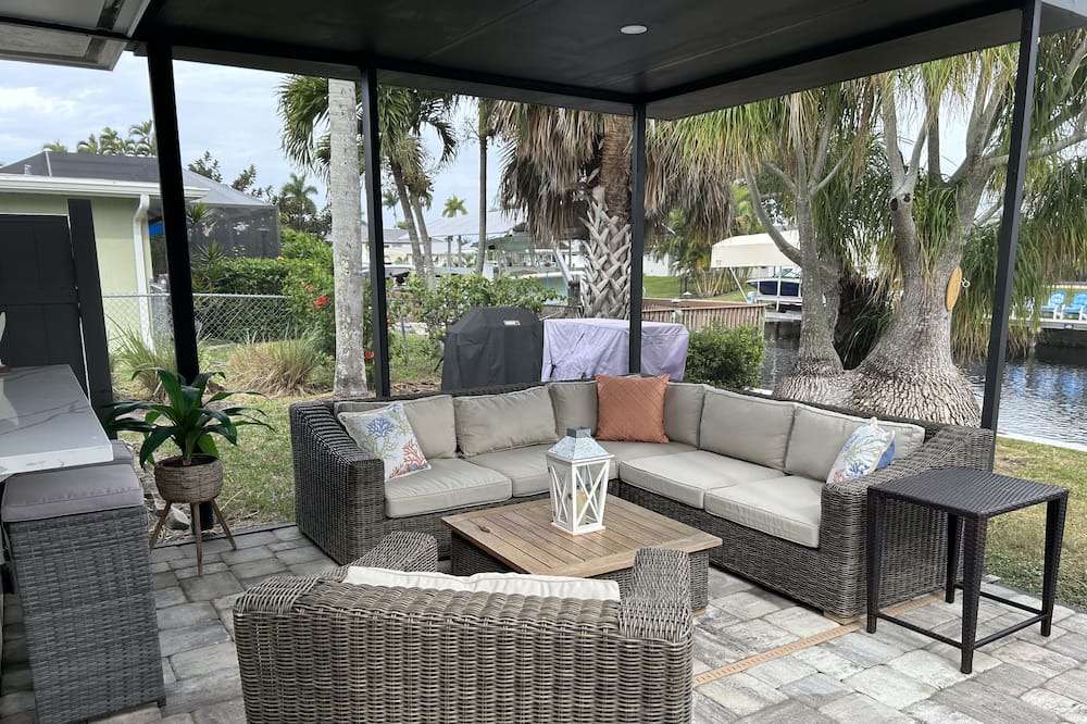 Photo of Patio Balcony in Yacht Club