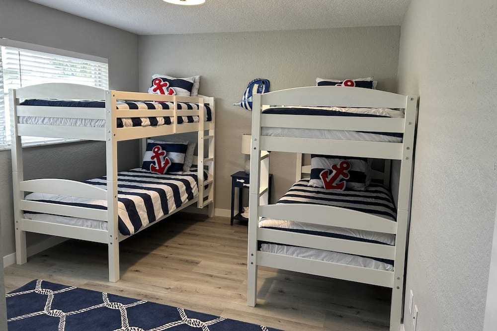 Photo of Bedroom in Yacht Club