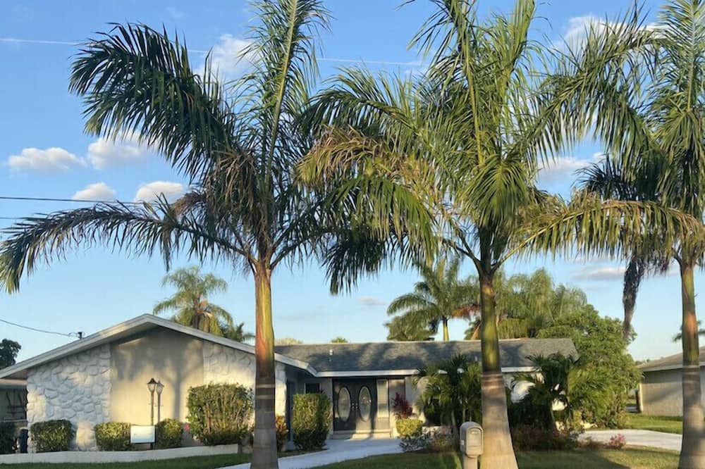 Photo of Outdoor in Yacht Club