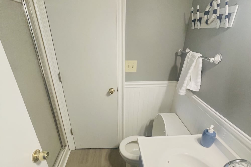 Photo of Bathroom in Chipley