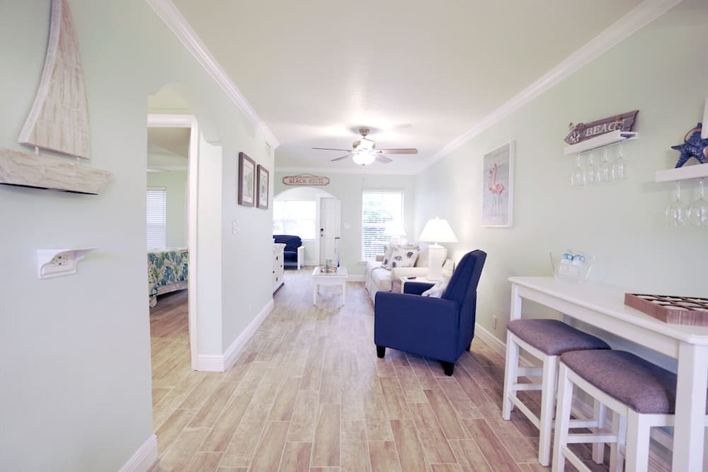 Photo of Livingroom in St. Petersburg - Clearwater