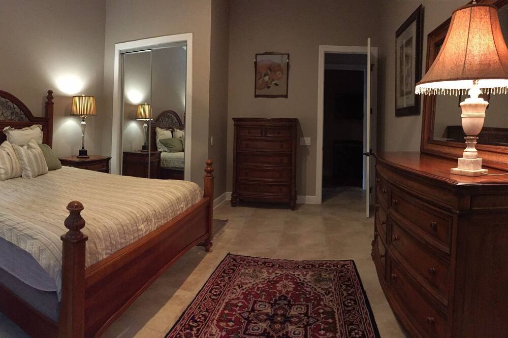 Photo of Bedroom in Reddick