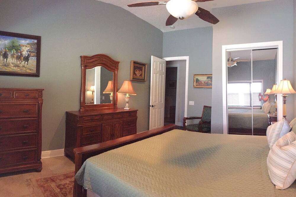 Photo of Bedroom in Reddick