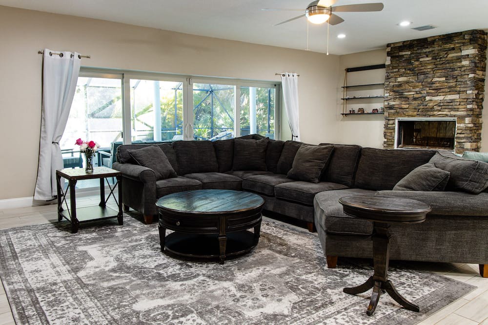 Photo of Livingroom in Jupiter Farms