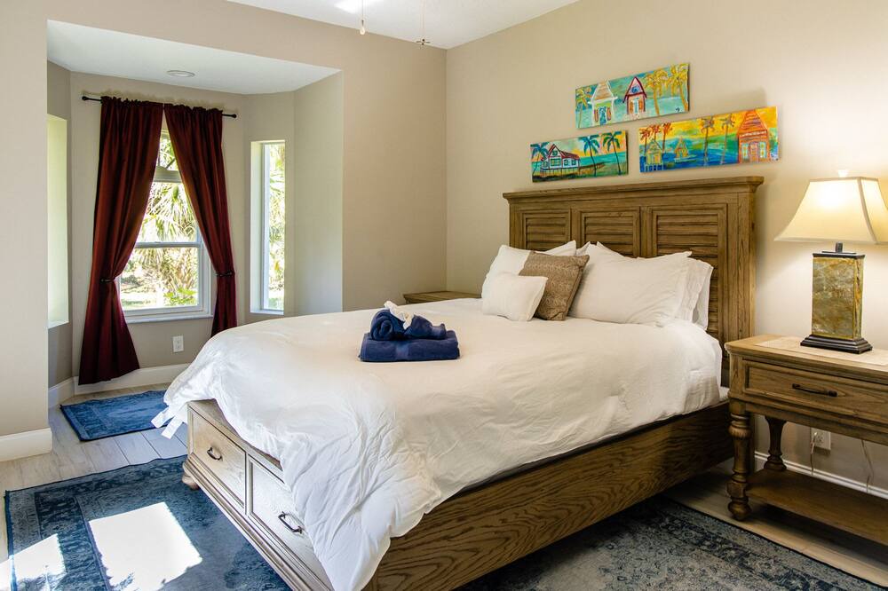 Photo of Bedroom in Jupiter Farms