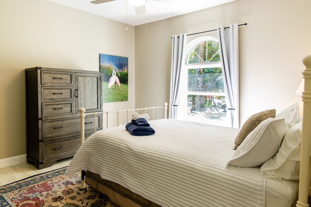 Photo of Bedroom in Jupiter Farms