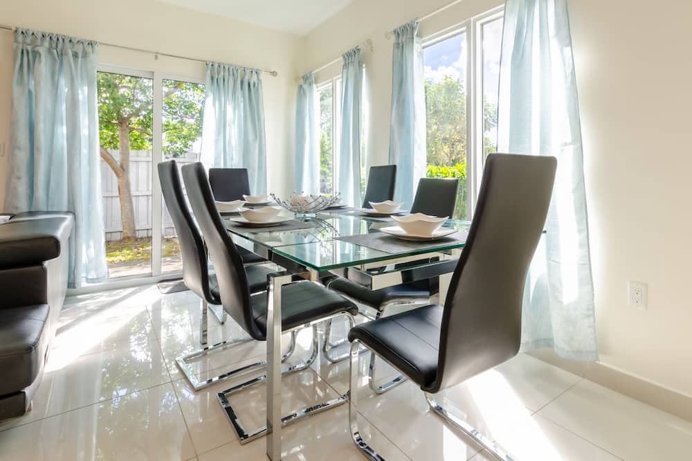Photo of Livingroom in Homestead