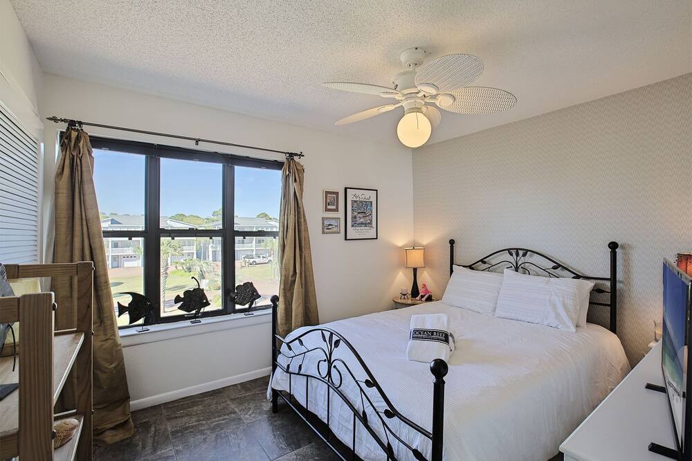 Photo of Bedroom in Santa Rosa Beach