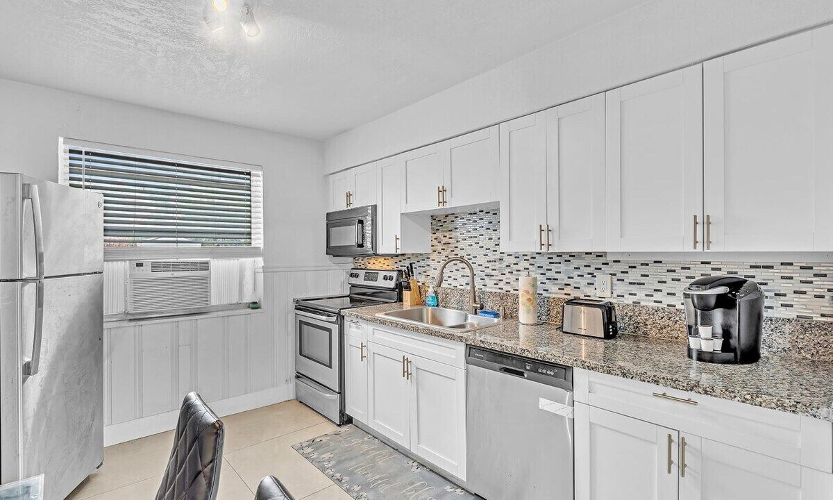 Photo of Kitchen in Royal Poinciana