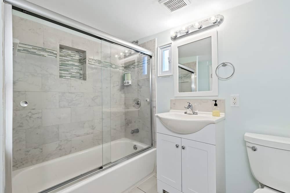 Photo of Bathroom in Mango Groves