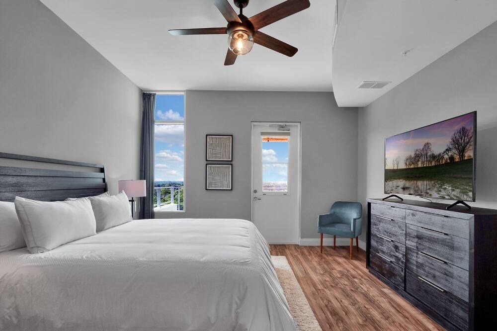 Photo of Bedroom in South Eola
