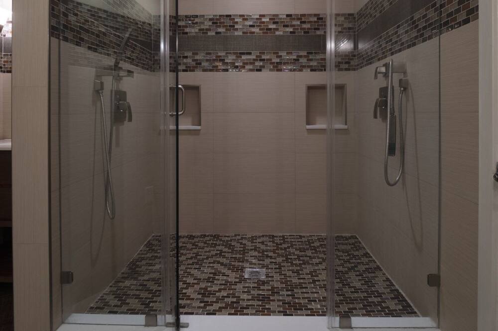 Photo of Bathroom in South Eola
