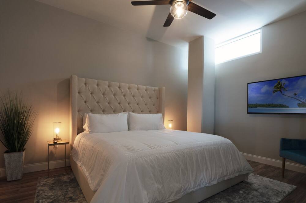 Photo of Bedroom in South Eola