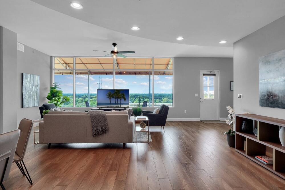 Photo of Livingroom in South Eola