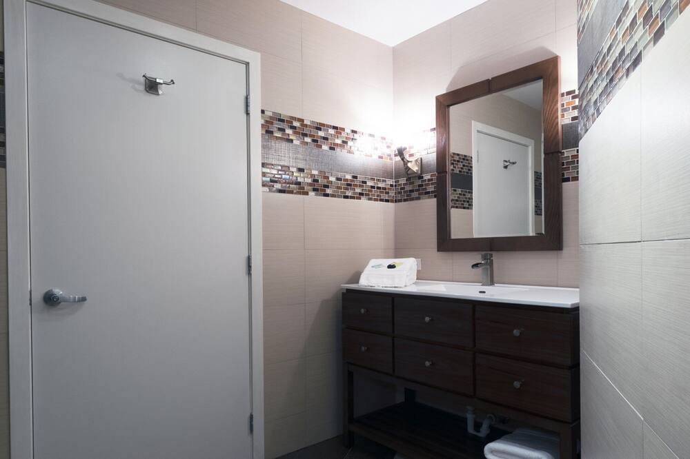 Photo of Bathroom in South Eola