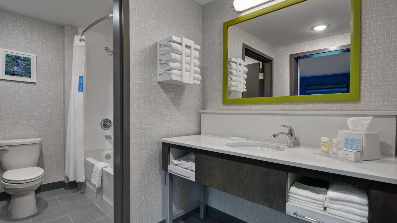 Photo of Bathroom in MacClenny