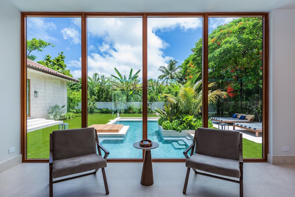 Photo of Livingroom in Northeast Miami