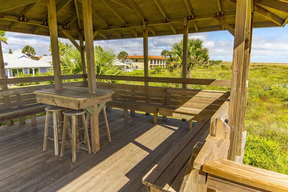 Photo of Patio Balcony in Surfcrest Village