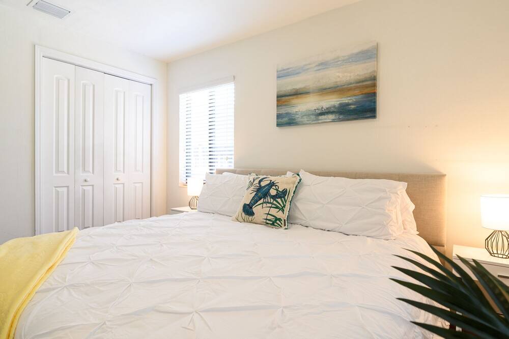 Photo of Bedroom in Middle River Terrace