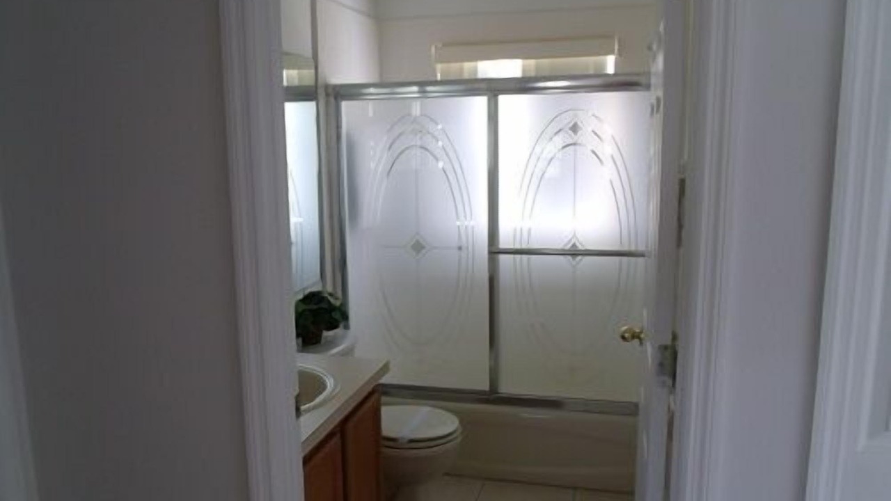 Photo of Bathroom in Bridgewater Crossing