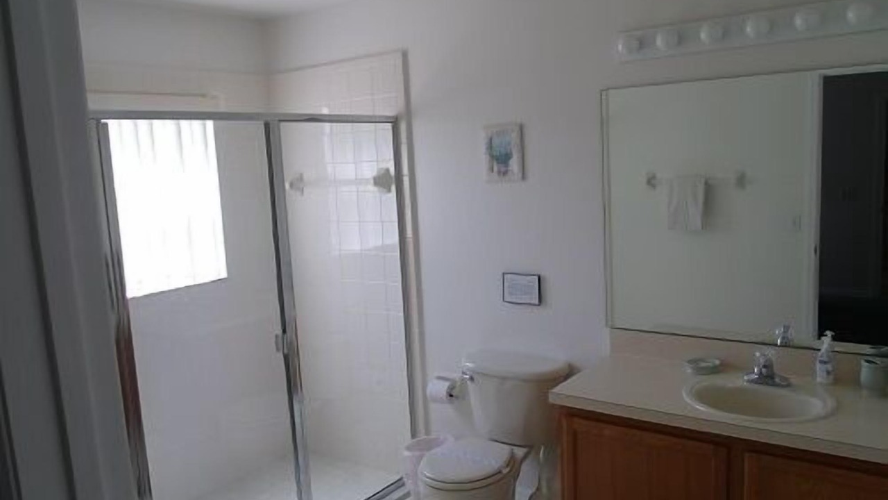 Photo of Bathroom in Bridgewater Crossing