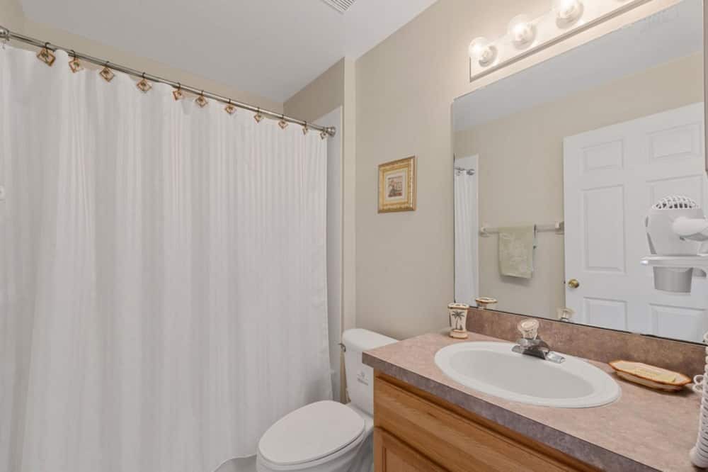 Photo of Bathroom in Florida Pines
