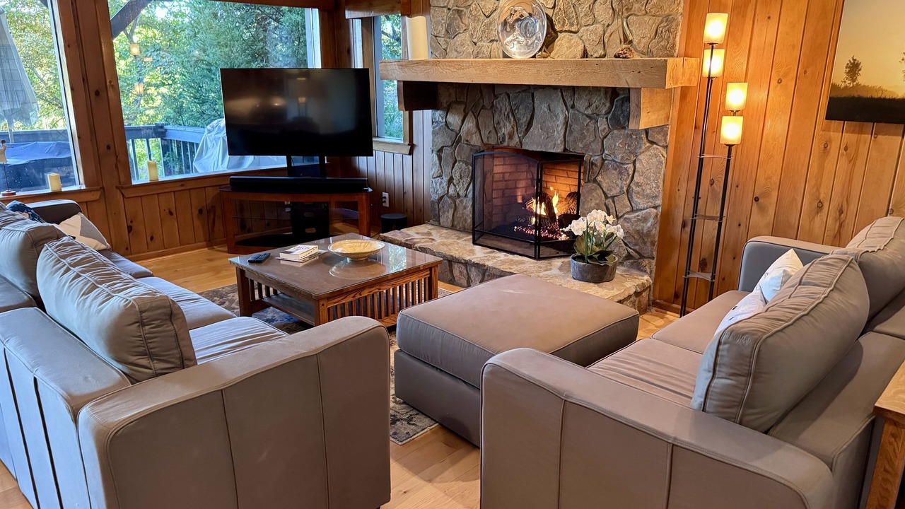 Photo of Livingroom in Blairsville