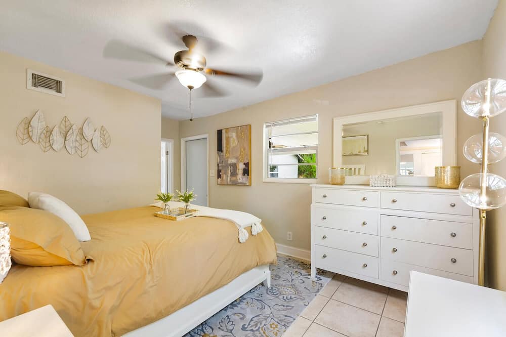 Photo of Bedroom in Sunshine Park