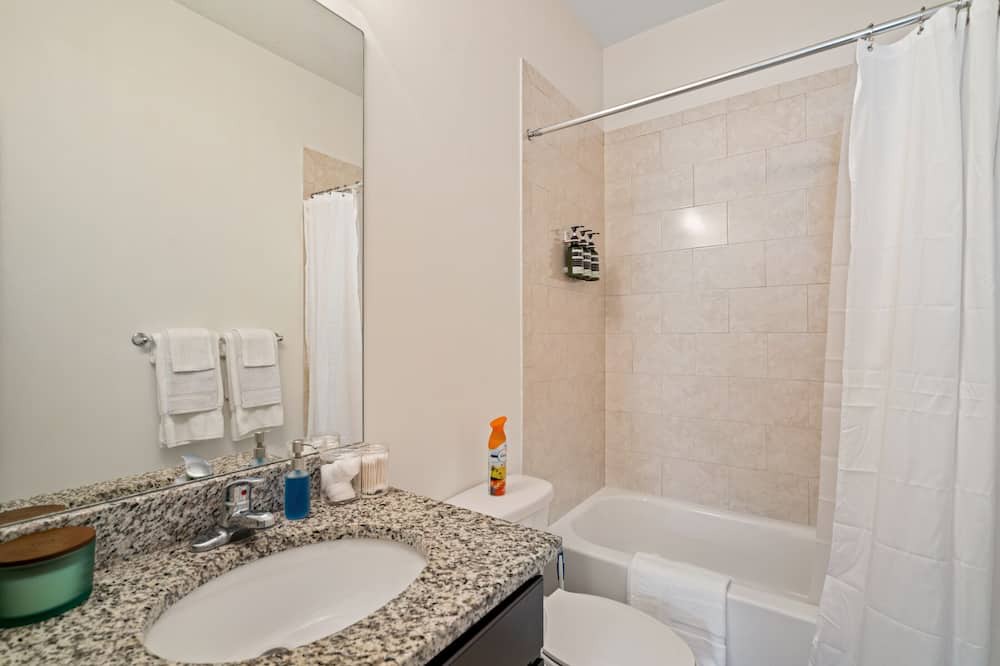 Photo of Bathroom in Davie