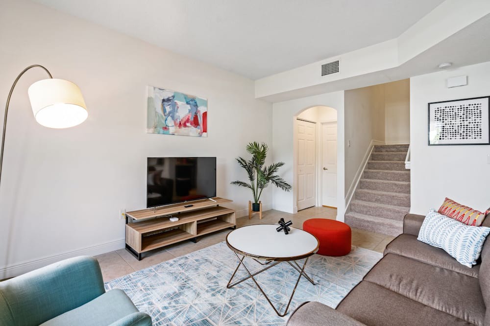 Photo of Bedroom in Davie