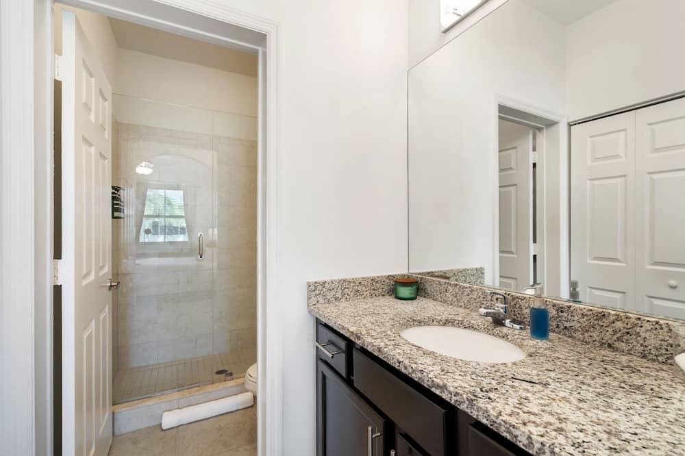 Photo of Bathroom in Davie