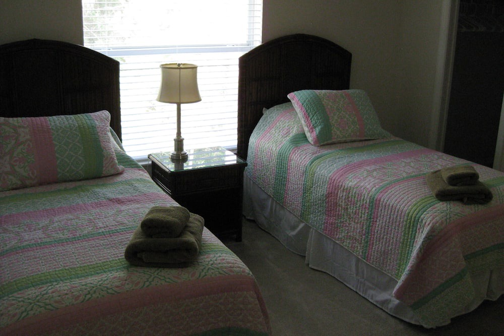 Photo of Bedroom in Pine Valley