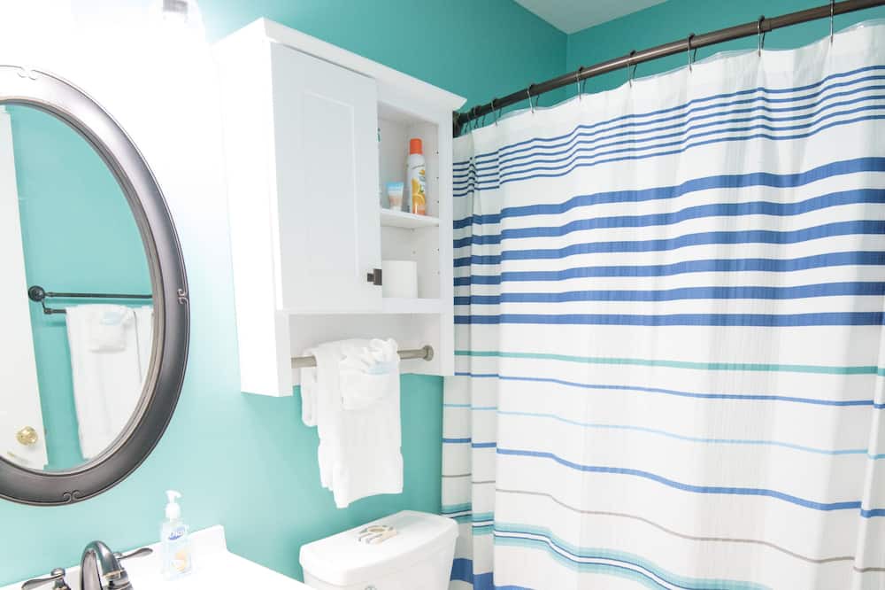 Photo of Bathroom in Orange Beach East