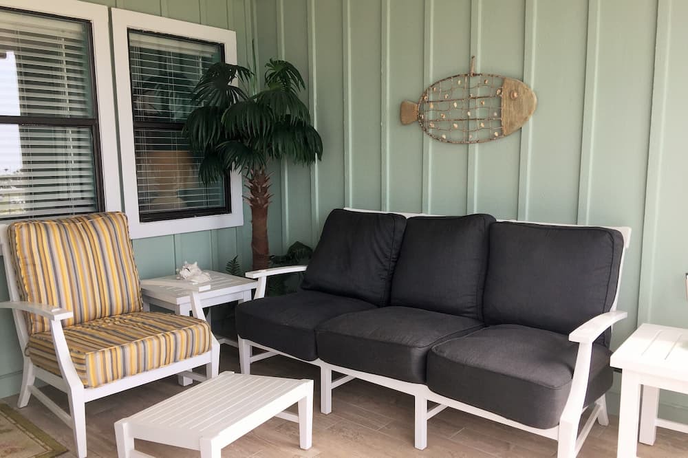 Photo of Livingroom in Orange Beach East