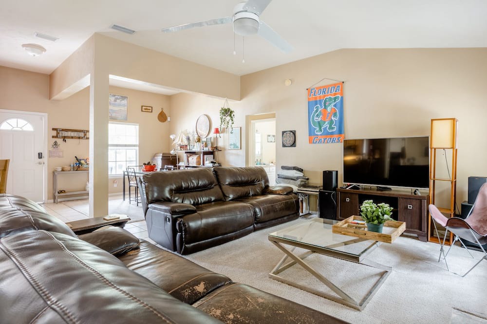 Photo of Livingroom in Gainesville