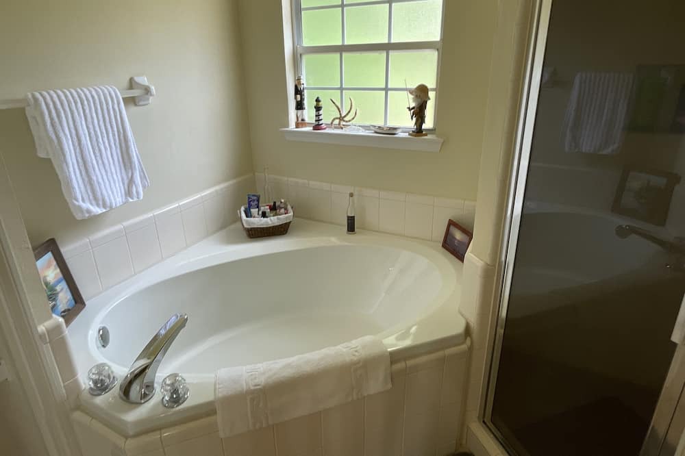 Photo of Bathroom in Gainesville