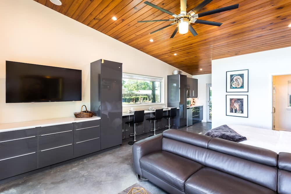 Photo of Livingroom in Audubon Park