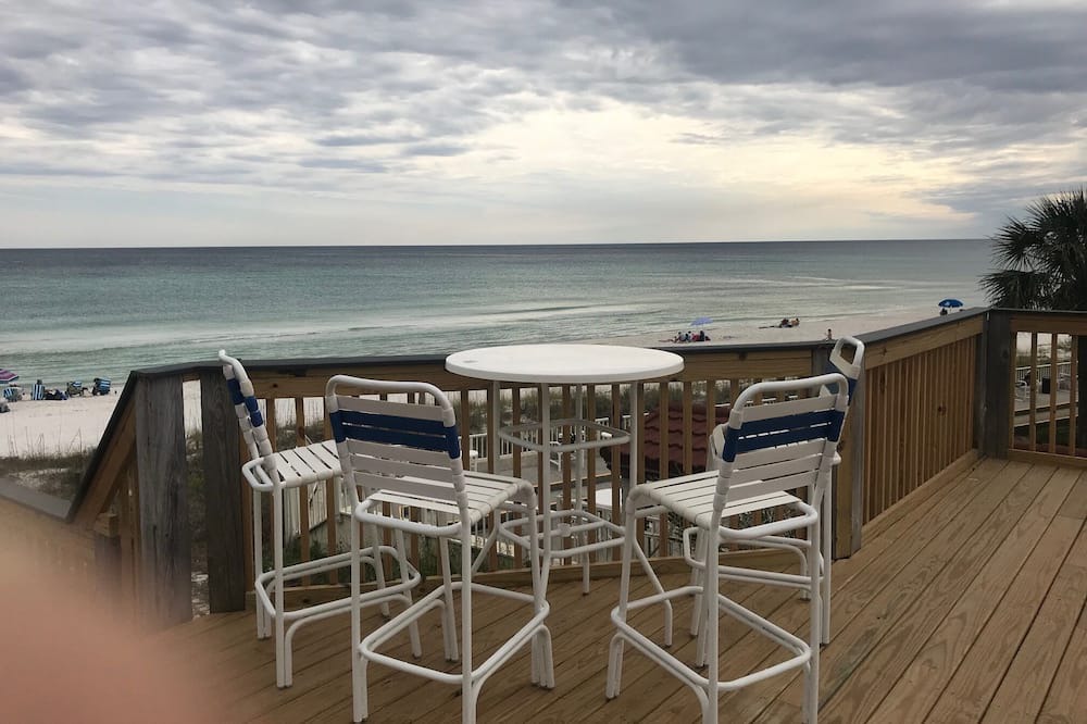 Photo of Patio Balcony in Fort Bay