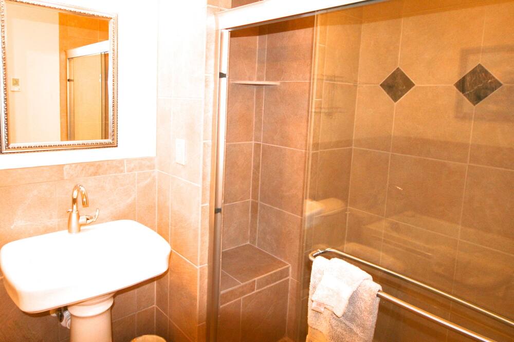 Photo of Bathroom in Navarre Beach