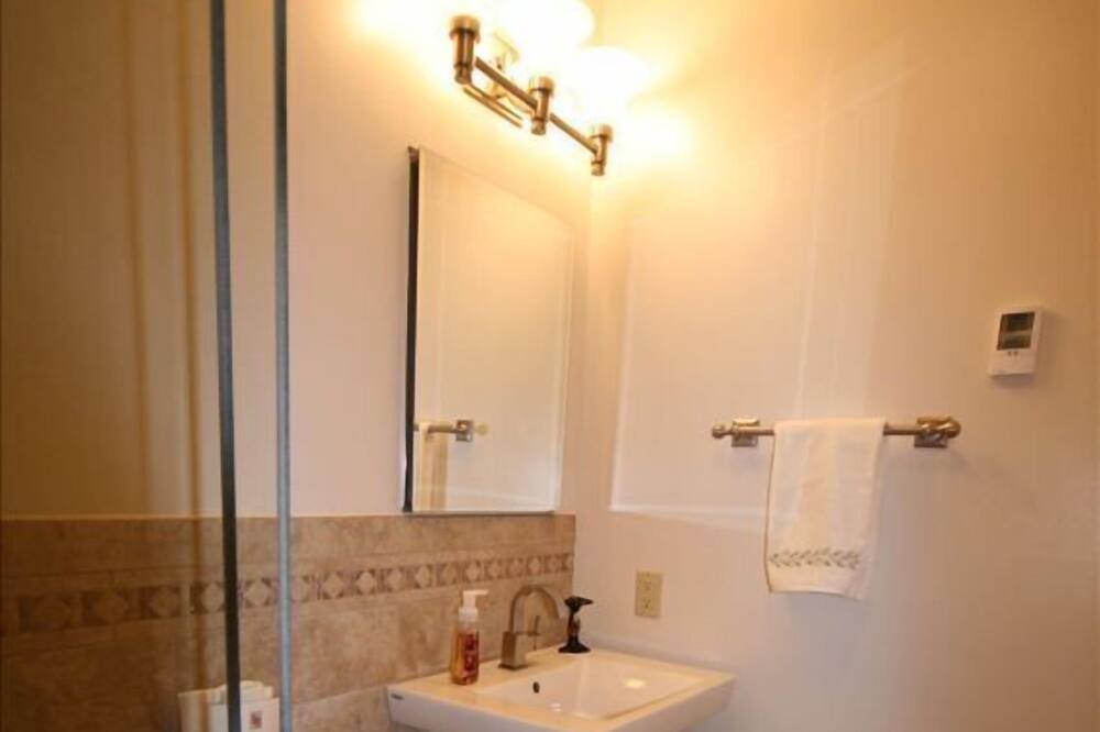 Photo of Bathroom in Navarre Beach