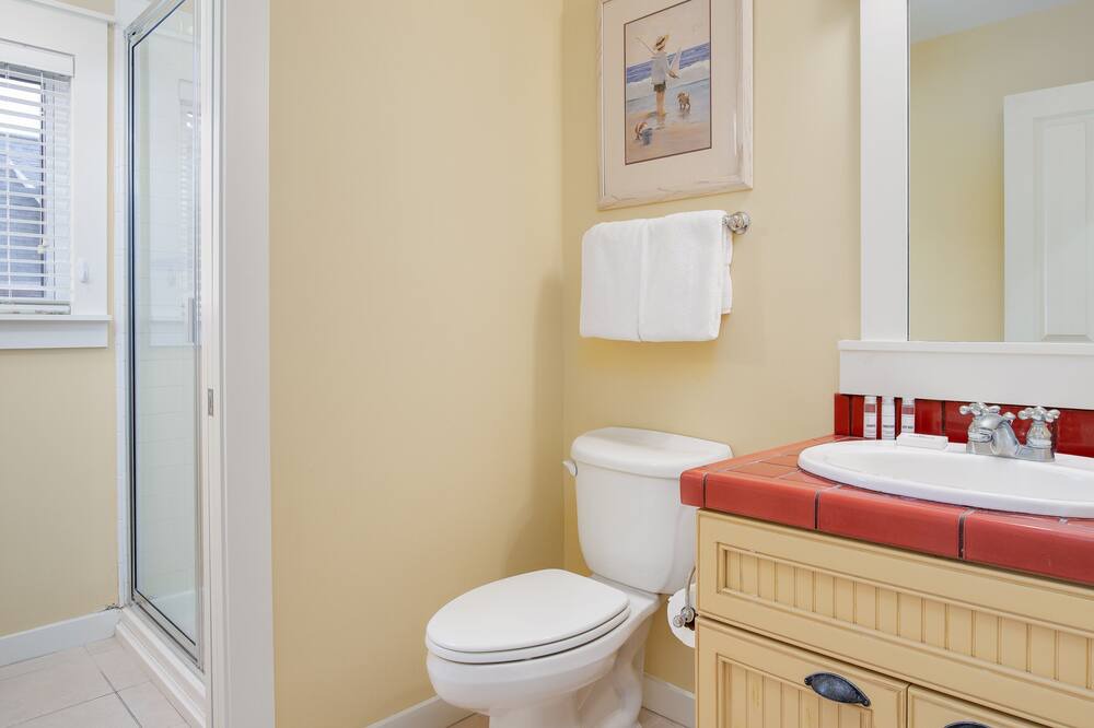 Photo of Bathroom in Laurel Grove