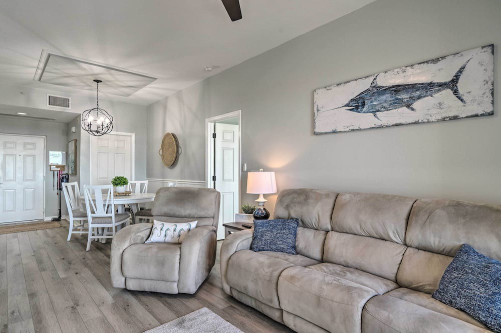 Photo of Livingroom in Burnt Store Marina