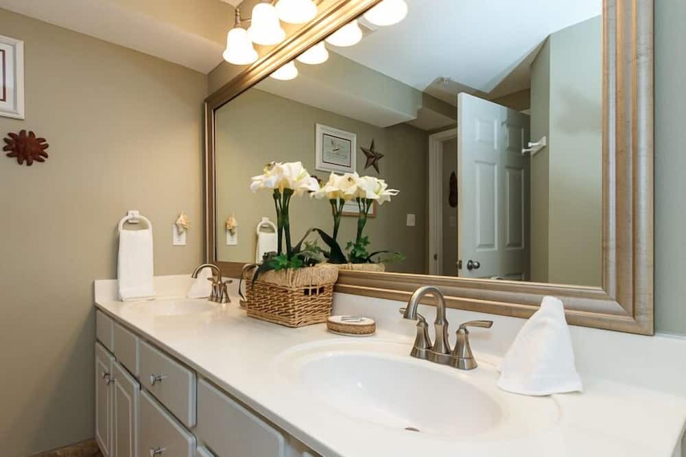 Photo of Bathroom in Fort Walton Beach