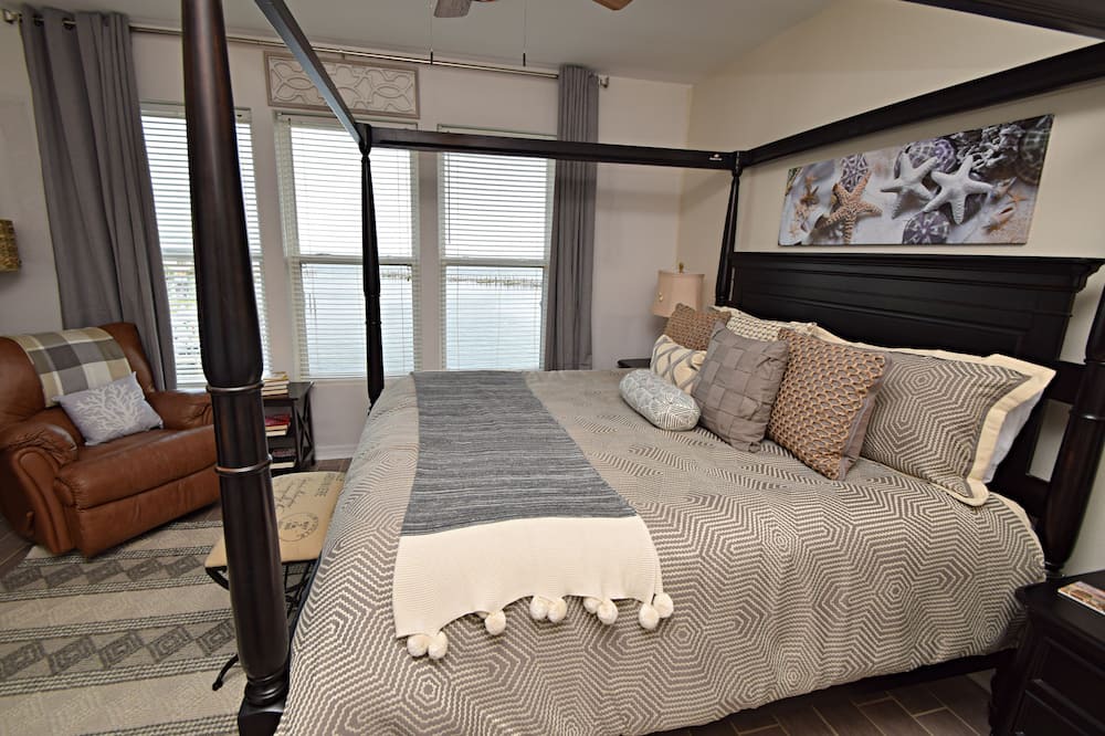 Photo of Bedroom in Fort Morgan Pines