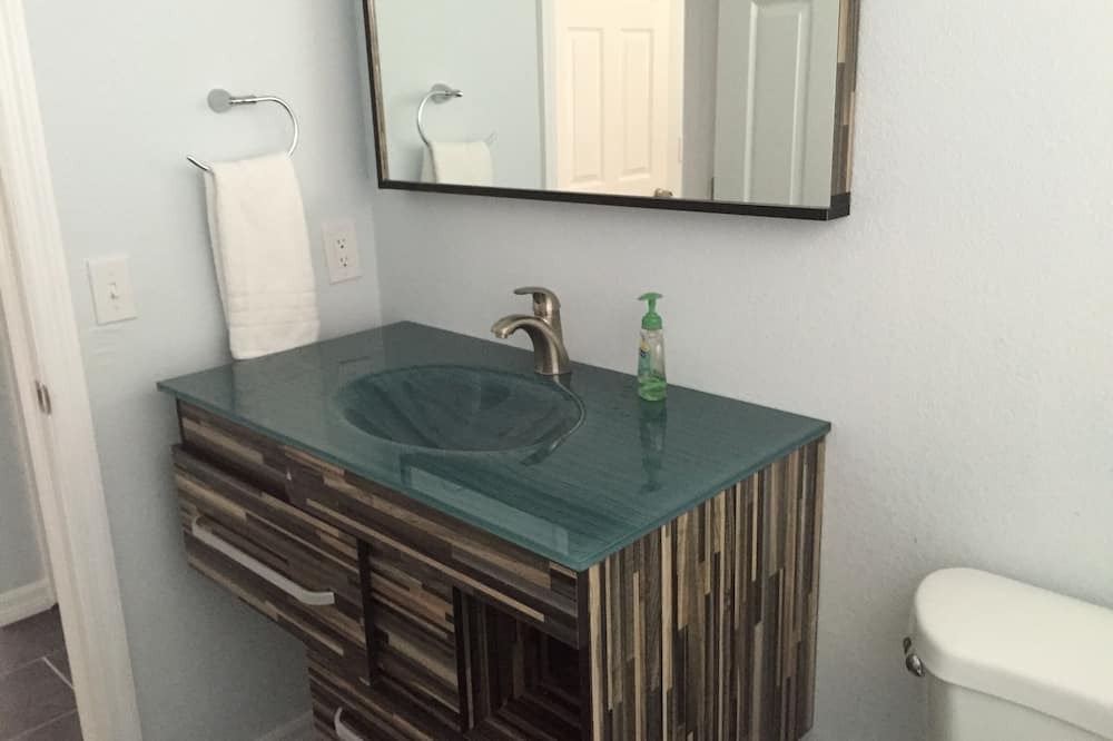 Photo of Bathroom in Wilbur-By-The-Sea