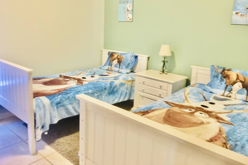 Photo of Bedroom in Lindfields