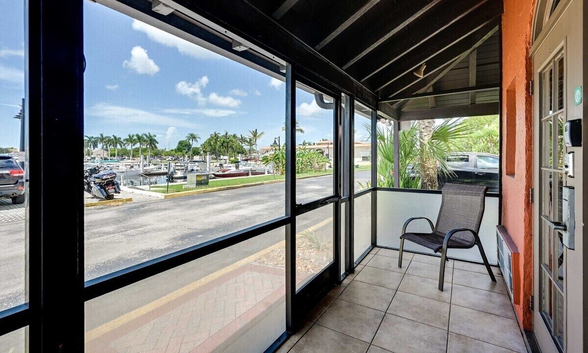 Photo of Outdoor in Naples