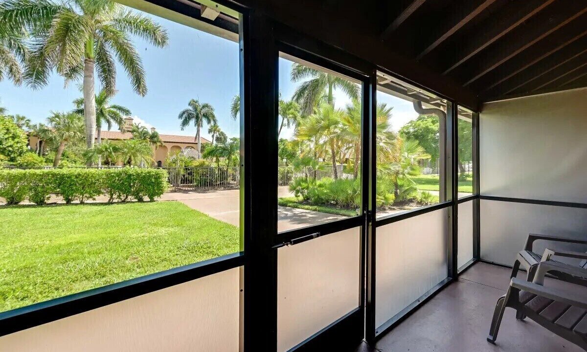 Photo of Patio Balcony in Naples