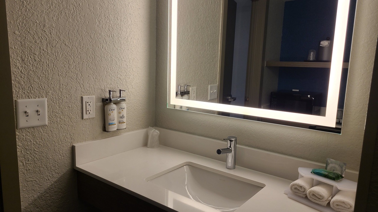 Photo of Bedroom in Survey Creek