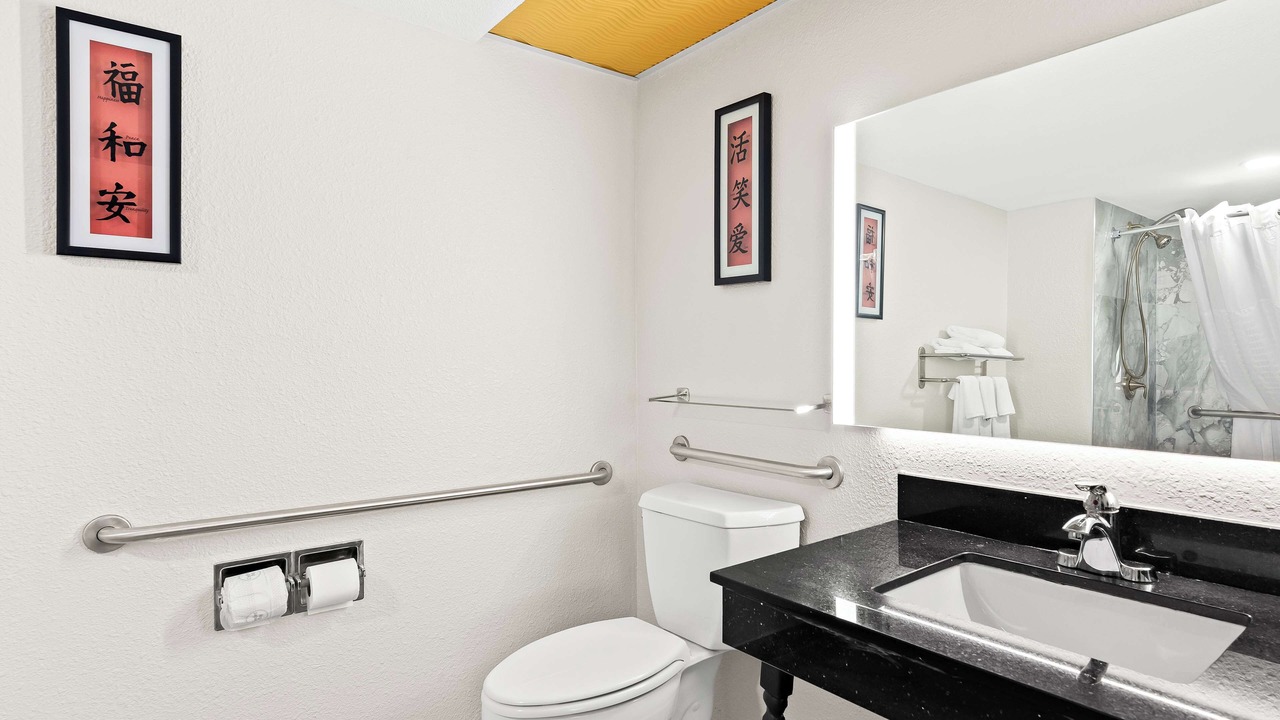 Photo of Bathroom in Okeechobee